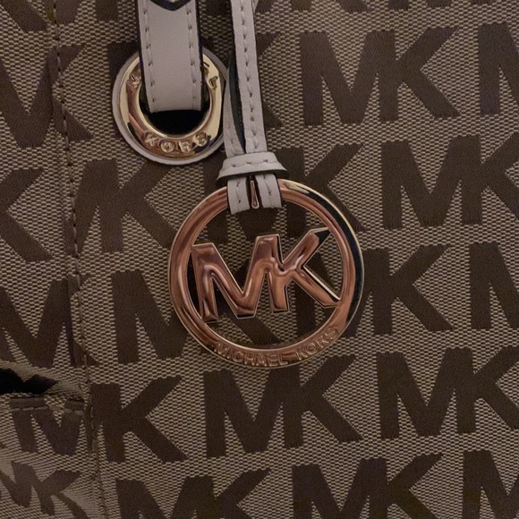 Michael Kors tote - Picture 4 of 5